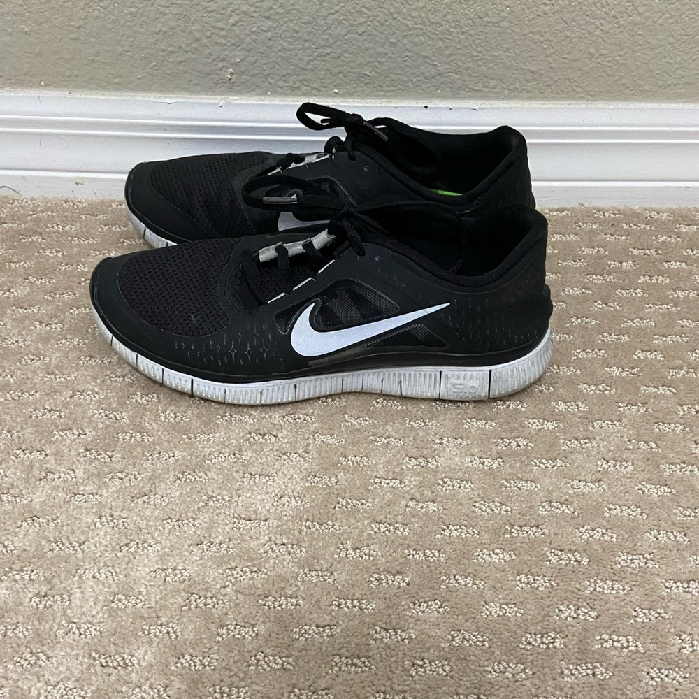 EUC Nike free run 5.0 mens size 10.5